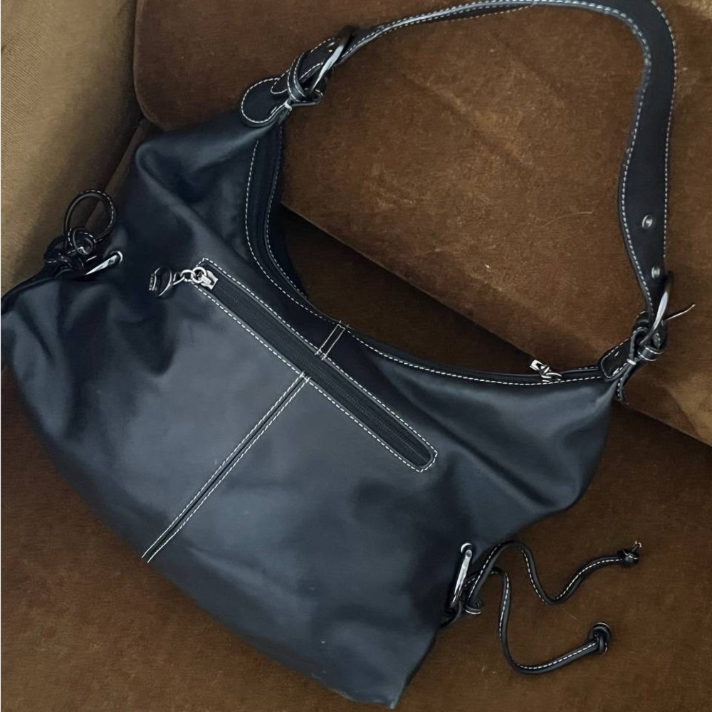 Danier Black Leather Hobo Bag - Picture 5 of 8
